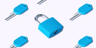 Blauw hangslot met twee bijpassende sleutels eromheen op een lichte achtergrond.
